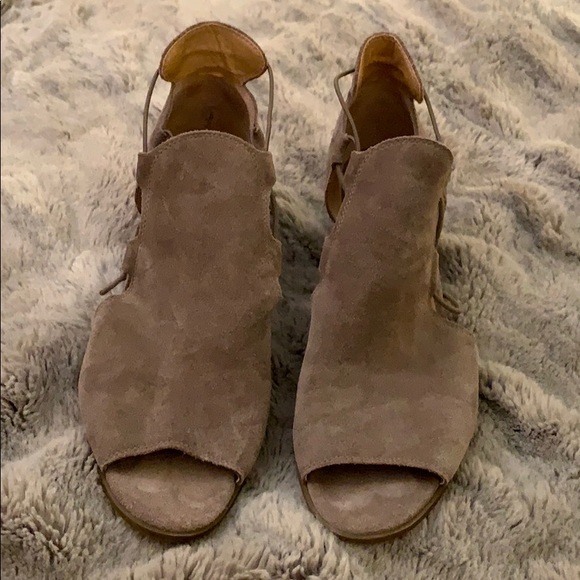 Lucky Brand Booties - Picture 1 of 4